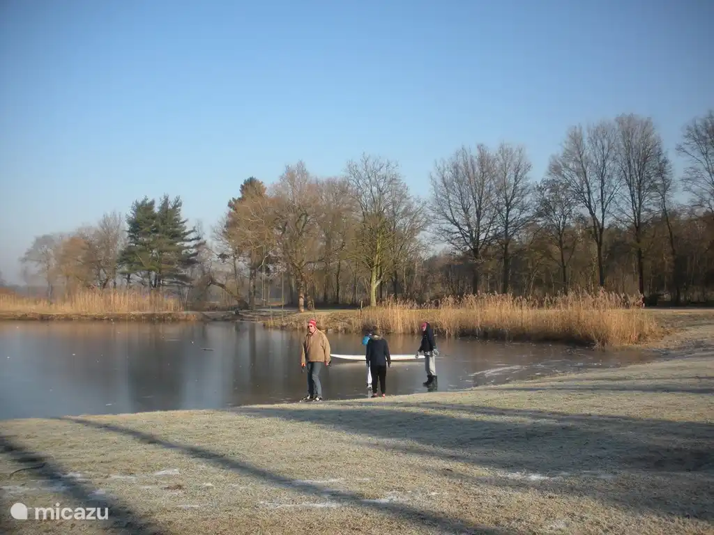 Schlittschuhlaufen am Badesee