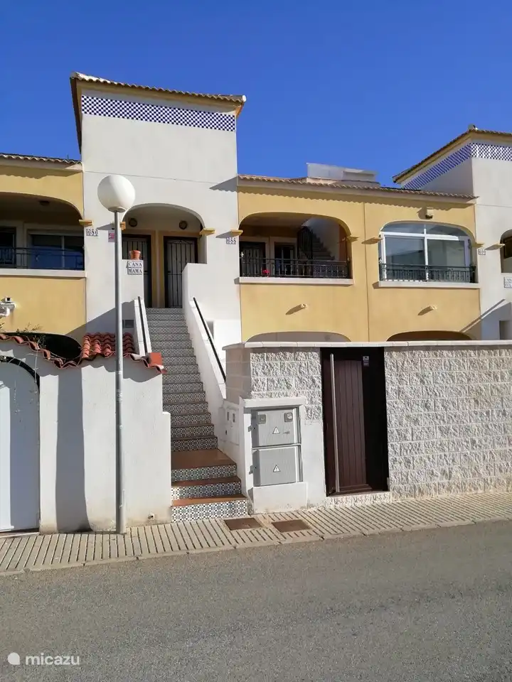 Rent Dream Hills in Torrevieja, Costa Blanca. Micazu
