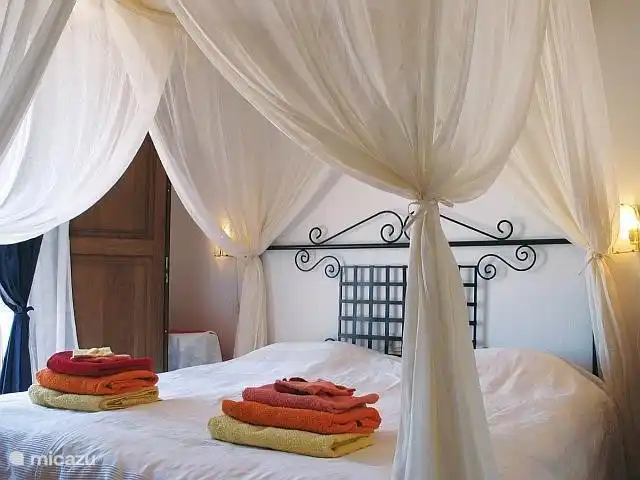 Das Moskitonetz: nicht, dass Sie viele Mücken stoßen, aber unser Motto ist besser schüchtern, scheu um dich herum.