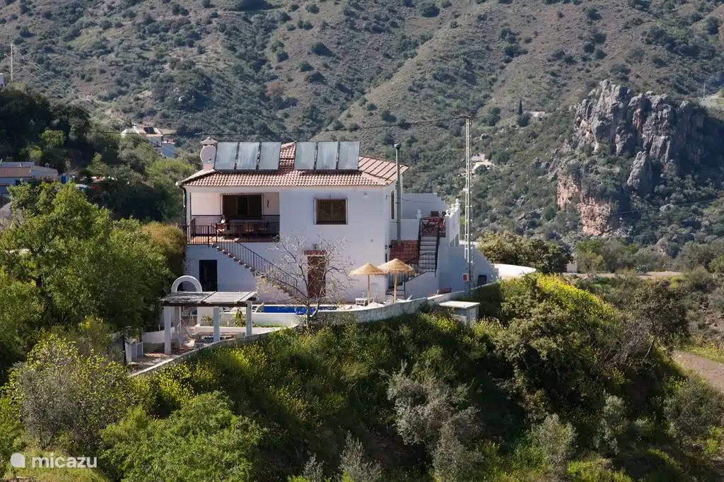 Das Haus in der frühen Frühling.