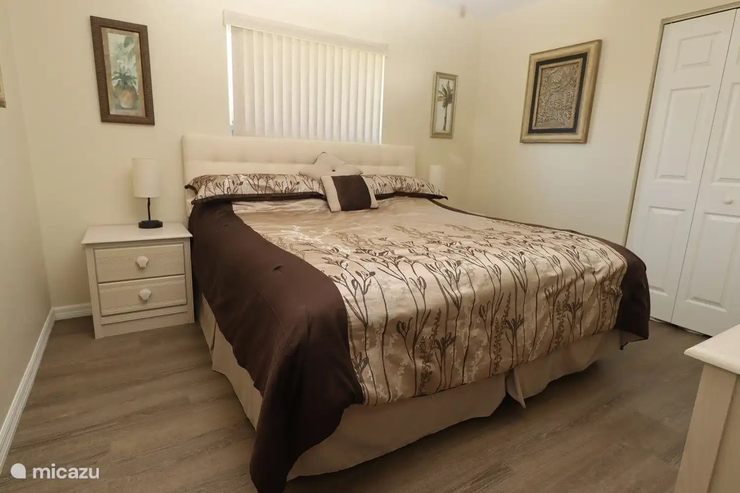 La deuxième chambre avec également un lit king size