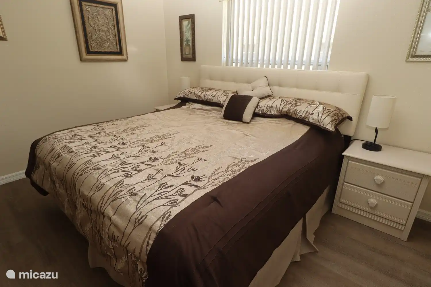 La deuxième chambre avec également un lit king size