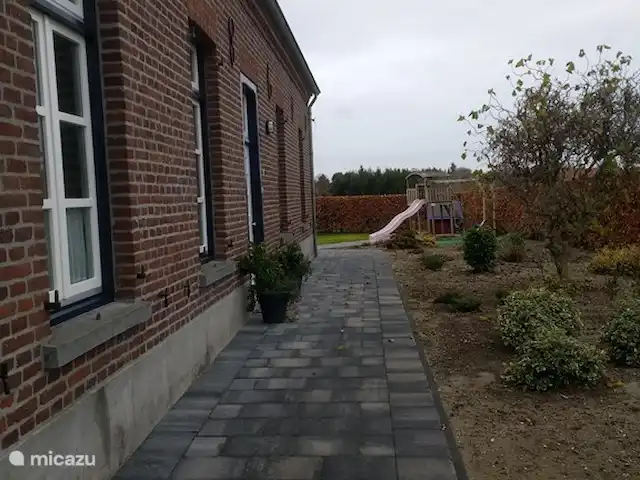 De Zanderhoeve huren in Nederland, Limburg, Wellerlooi - boerderij voorkant van de boerderij