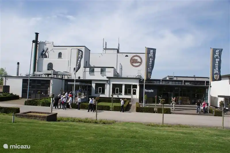 Hertog Jan Arcen, Verkostung und Touren