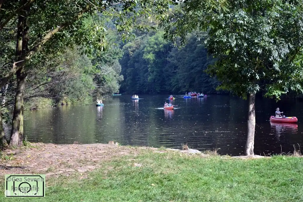 Kanufahren auf der Iser, mieten Mala Scala, 5 km. von der Villa entfernt.
