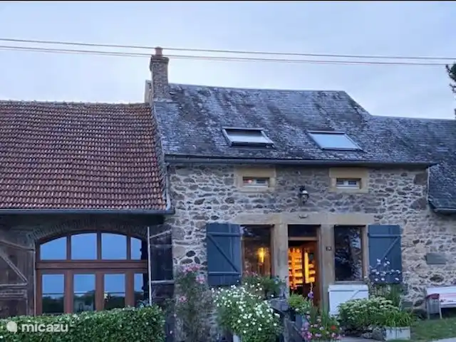 alojamiento y desayuno en Francia, Yonne, Chastellux-sur-Cure – Bed&Breakfast Les quatre vents La granja data de 1874