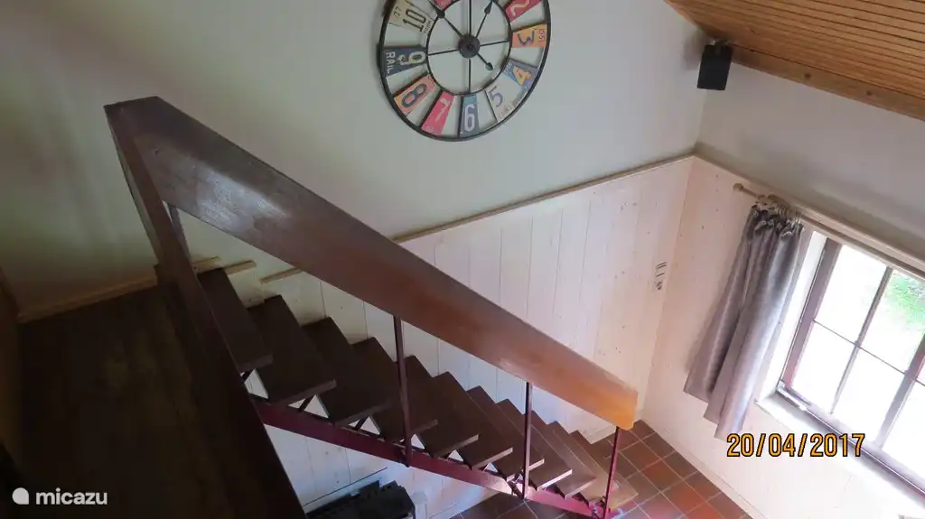 Treppe zum Mezzanin und Schlafzimmer