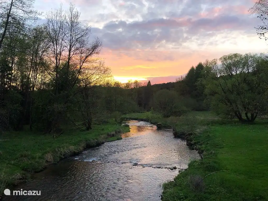 Der Fluss Amblève fließt in der Nähe