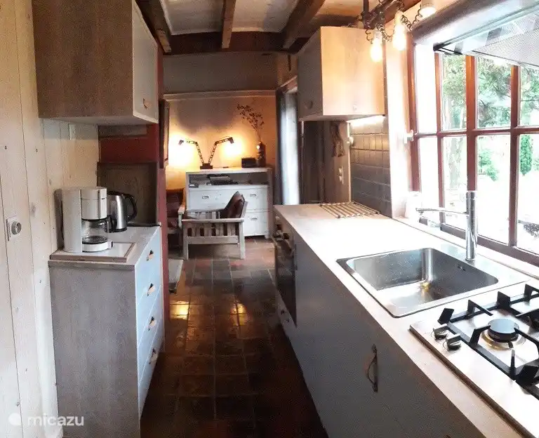 Neue Küche mit komplettem Inventar