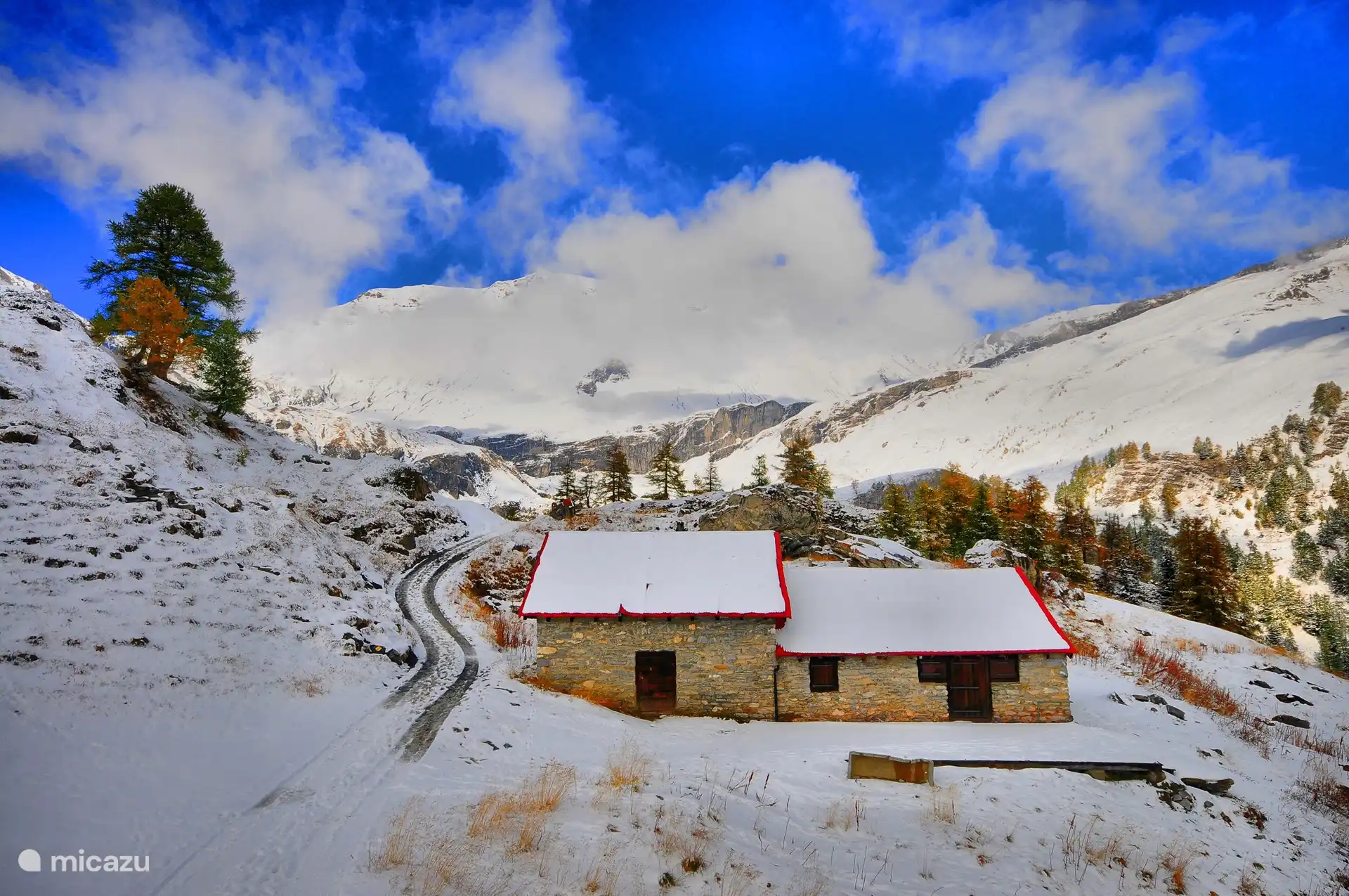 Voorbij de Alpage du Sex. Mooi gelegen Restaurant na een sneeuwbui.