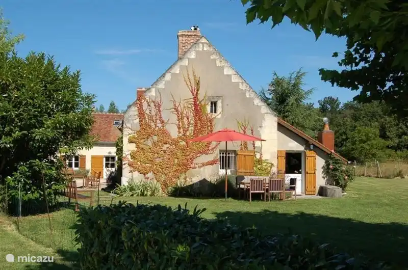 Side view of La Ferme