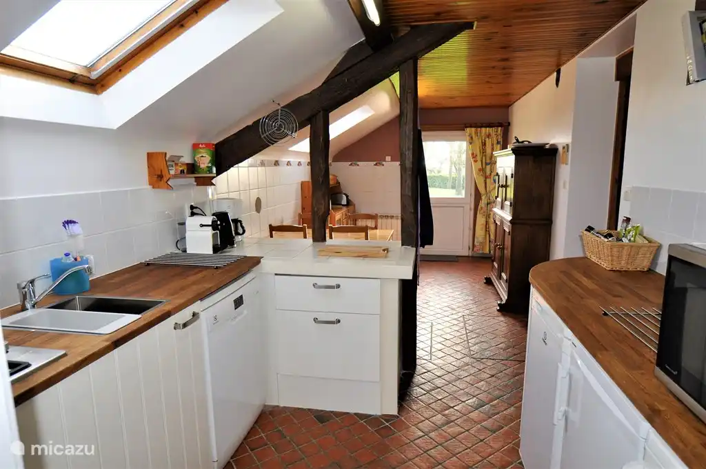 Spacious and fully equipped kitchen.