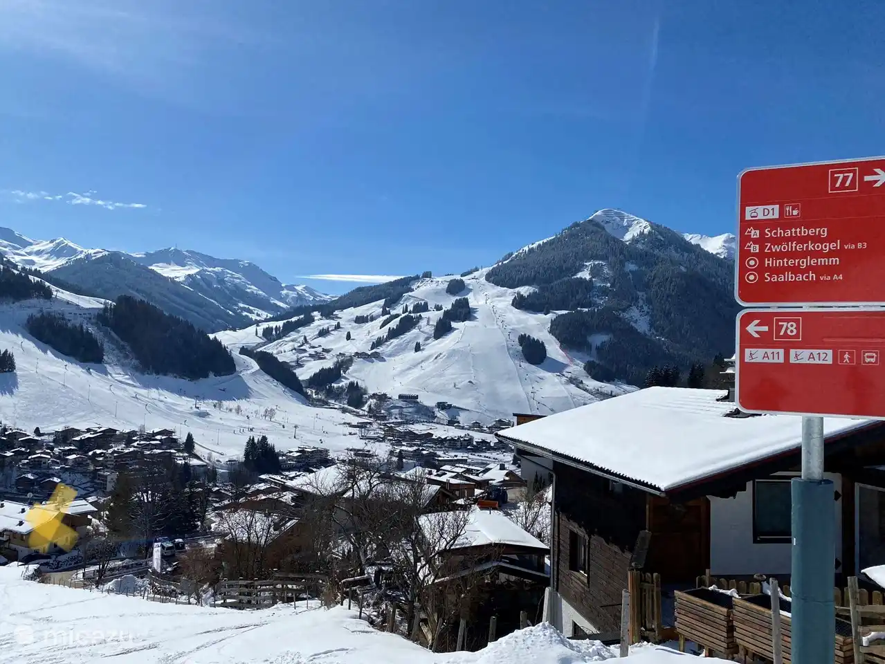 Markering geeft de ligging van het appartement aan. ( gekleurd kruisje )
Saalbach Hinterglemm staat bekend om de beste Apres-ski van Oostenrijk. De beroemde Goassthal ligt op loop afstand.