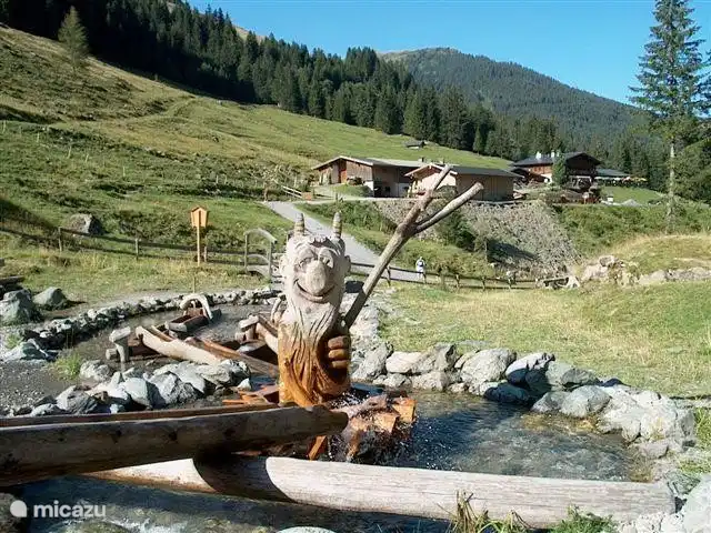 Teufelswasser. Bij zomerdag kun je hier heerlijk verblijven. Ook is dit een super startpunt voor wandelingen door de bergen.