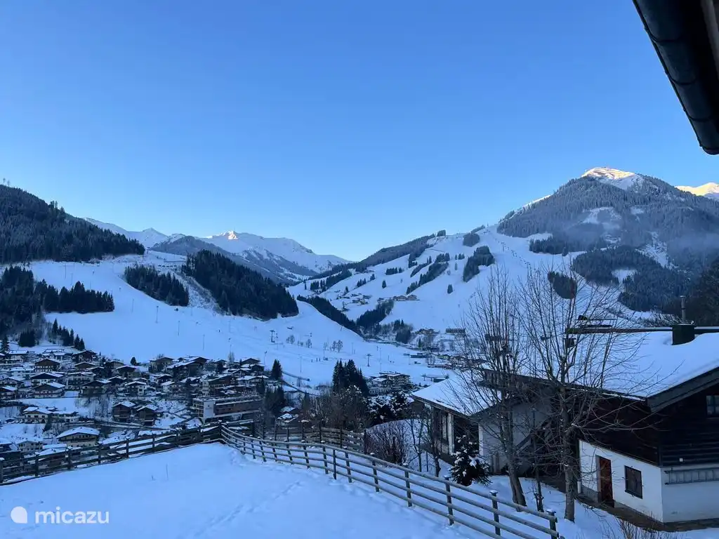 Een vroege februari ochtend. Het wordt een zonnige dag