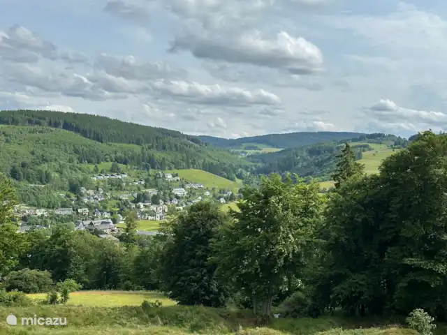 Haus Schwalefeld huren in Duitsland, Sauerland, Willingen - appartement Je kijkt uit op het prachtige Aartal, waar je prachtige wandelingen kan maken
Zo vanuit je eigen voordeur!!
