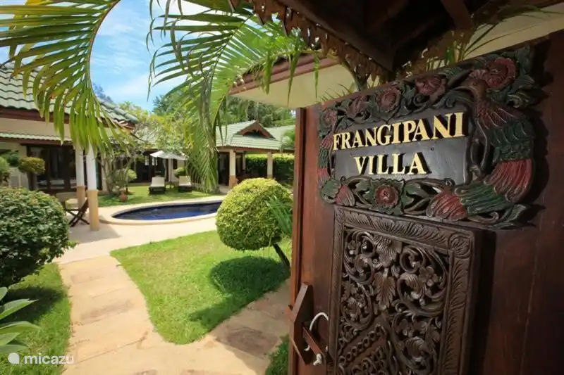 togeng bis 4-Zimmer-Villa