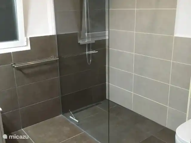 Maison de la mer de sable | Espagne, Costa Blanca, Moraira - villa Salle de bain du bas avec douche à l'italienne