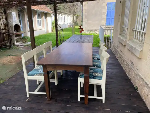 Villa Sainte Marie | France, Allier, Sanssat - maison de vacances La terrasse adjacente à la cuisine