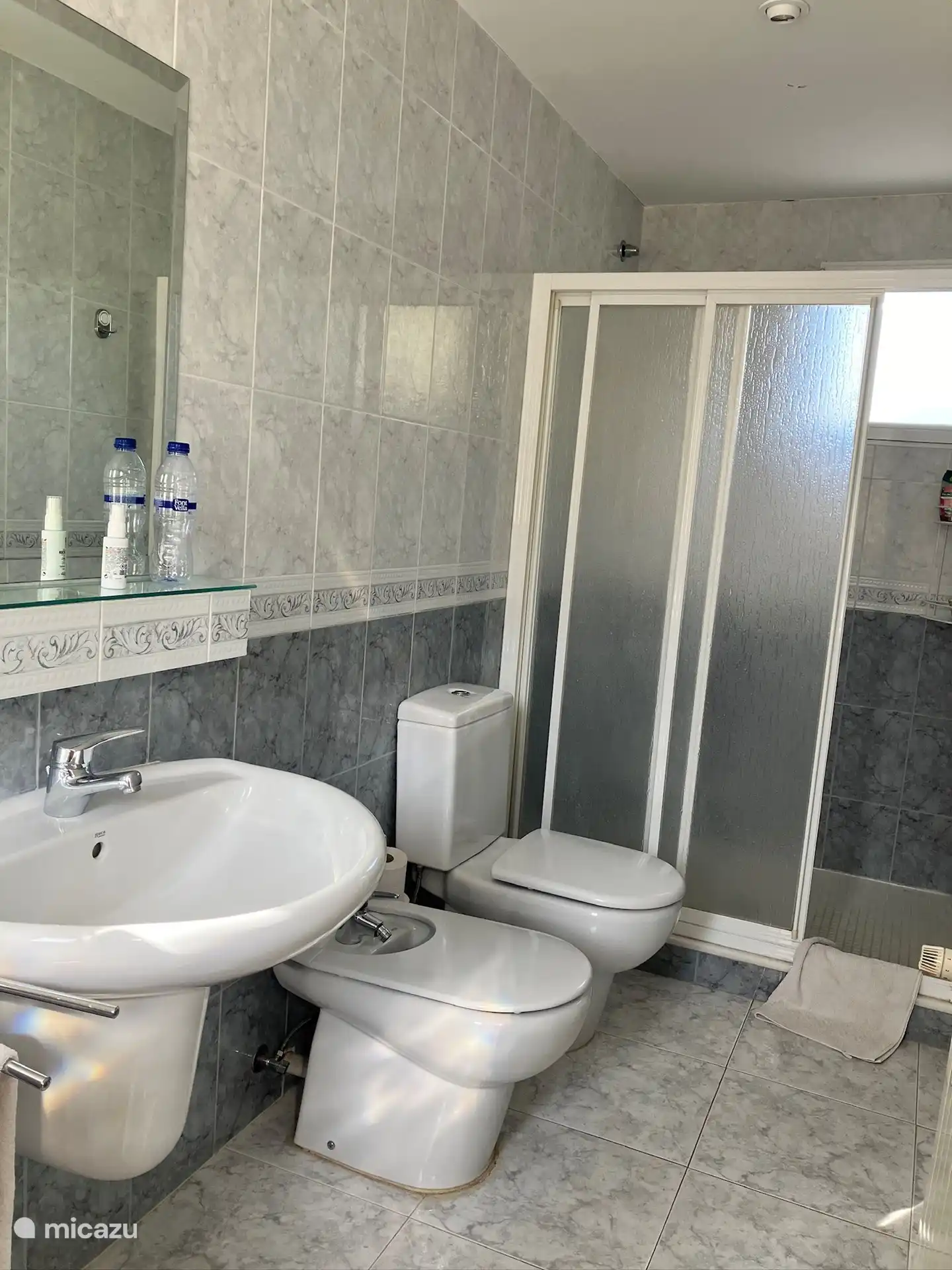 Badezimmer im zweiten Stock 