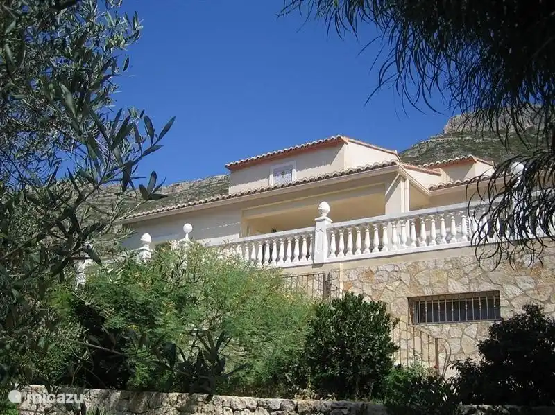 Villa hinter dem Olivenhain