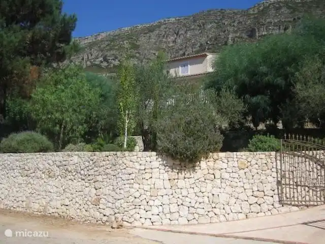 Location de Vacances Espagne, Costa de Valencia, Barx, villa - Villa Las Rocas La route d'accès à la villa et vue de face