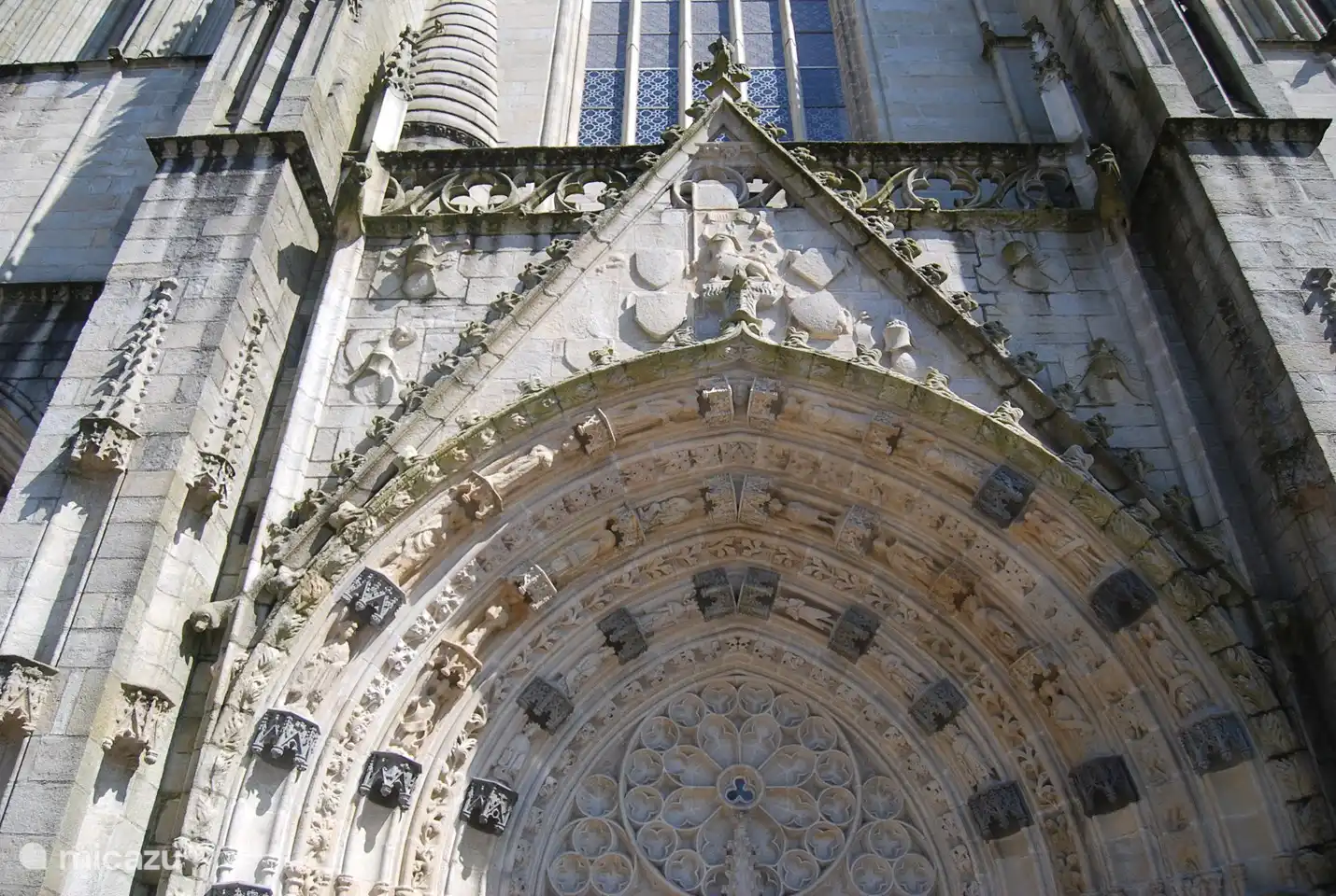 Impressive sculpture above the entrance.