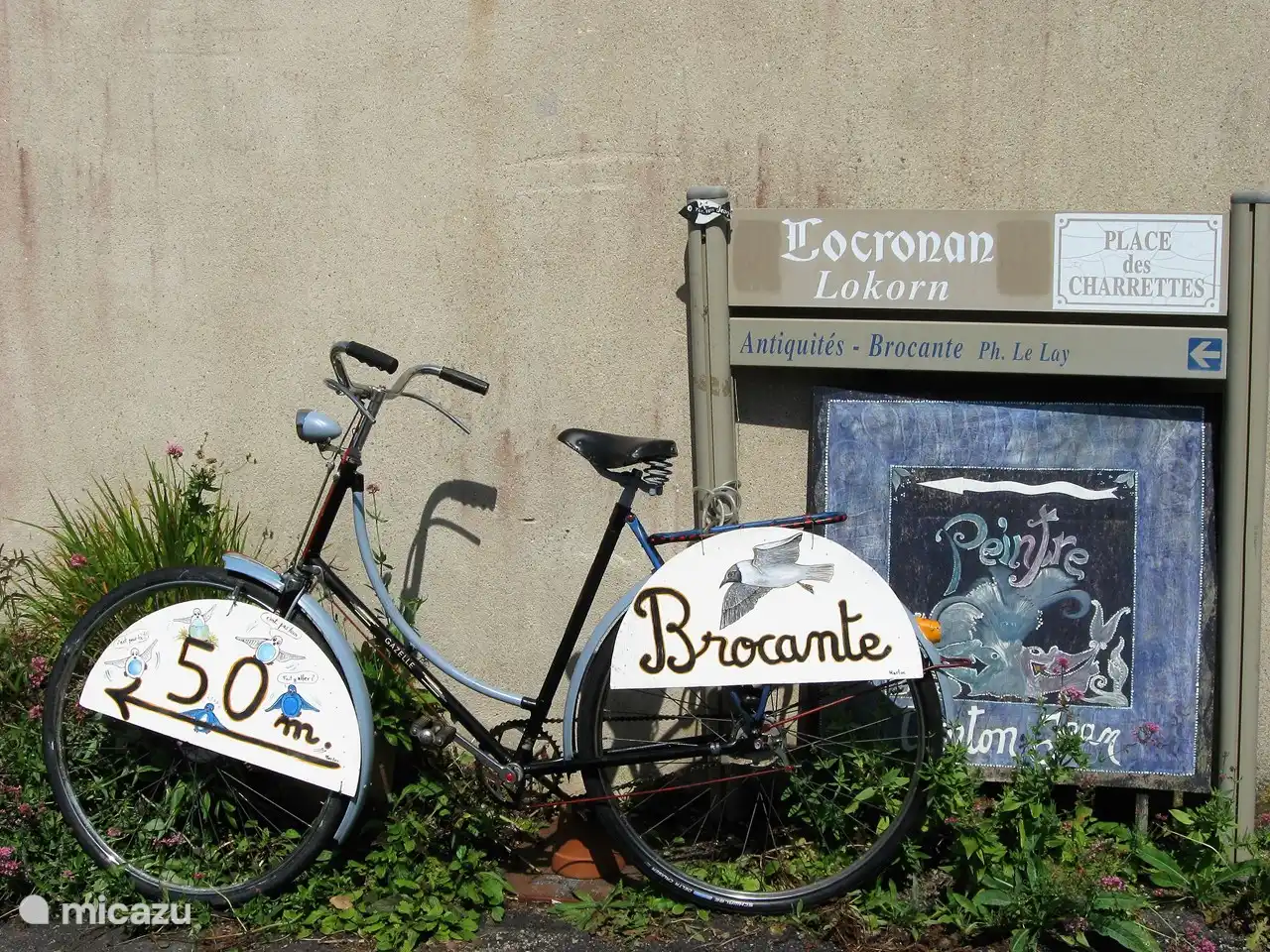 Brocante shops in Locronan,