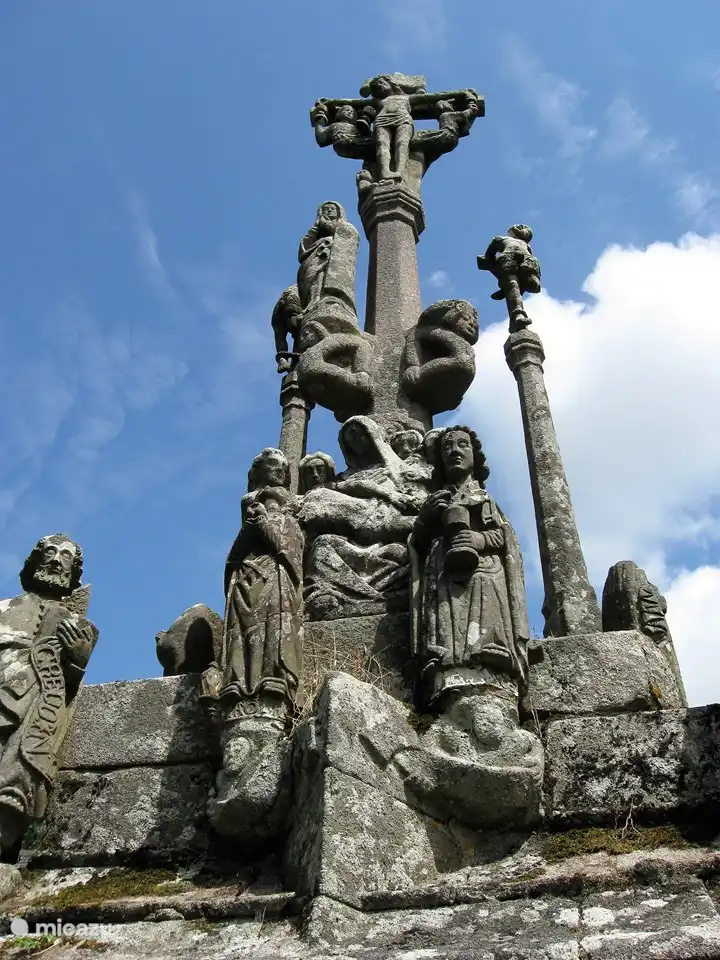 Next to the chapels often beautiful calvaires