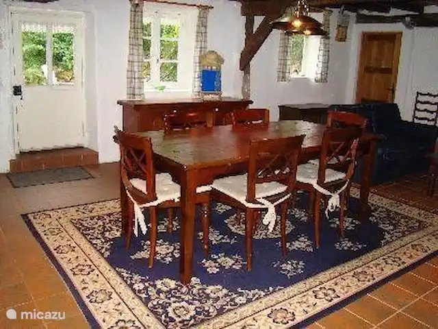 Location de Vacances France, Allier, Arfeuilles, ferme - La Goutte Bruyère La salle à manger