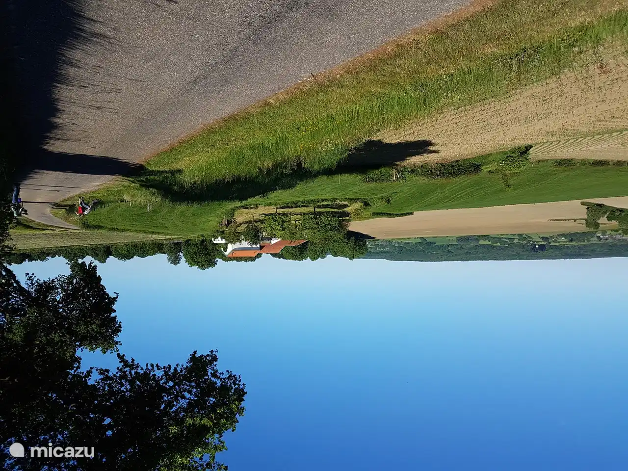 Ruhige Straße in unmittelbarer Nähe unseres Hofes mit schöner Aussicht!