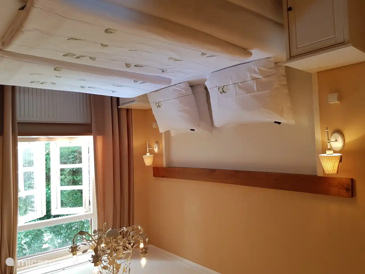 Garantiert herrlich schlafen im Boxspringbett in Komforthöhe (= 60 cm.) mit 7-Zonen-Taschenfederkernmatratzen und 2-Personen-Topper!