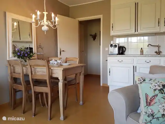 Buitenverblijf `t Herfse - 3 | Pays-Bas, Limbourg, Malines - ferme Un coin repas cosy pour des repas partagés !