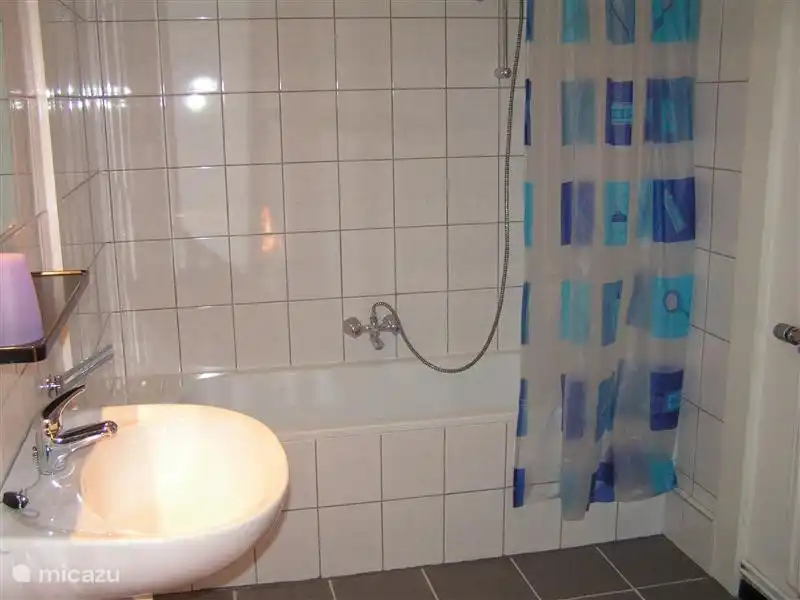 Ein großes Badezimmer