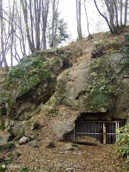 Die Höhle auf der Domäne