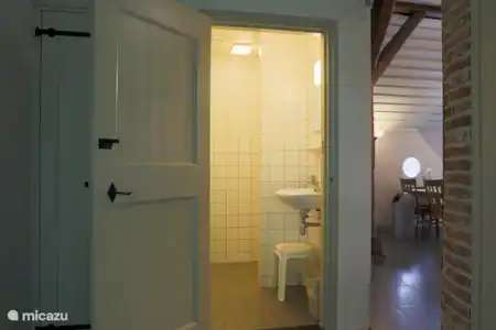 Vakantiehuis Nederland, Drenthe – vakantiehuis Het Tolhuis Hal met badkamer