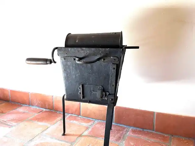 Location de Vacances France, Gard, Molières-sur-Cèze, maison de vacances - Maison 4 saisons pour 6 personnes Instrument barista d’une époque révolue.
