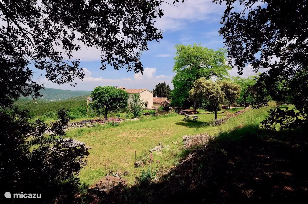 Genug fotogene Ecken für Maler, Fotografen, Zeichner, Schriftsteller, geheime Hüttenbauer und Urlauber.