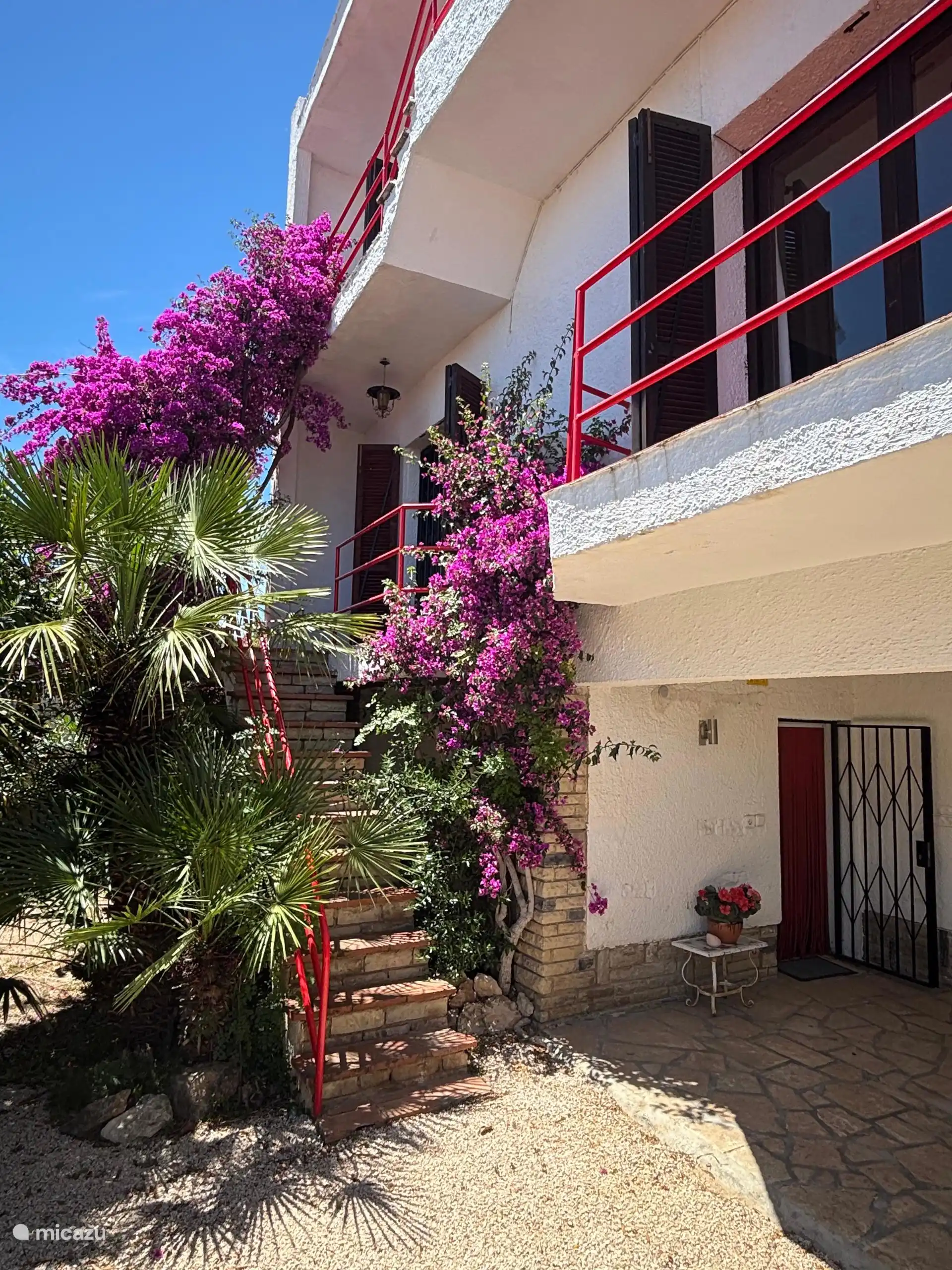 Côté de la maison