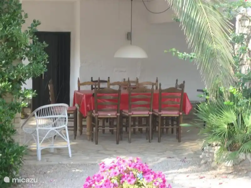 Gartenzimmer unter dem Haus