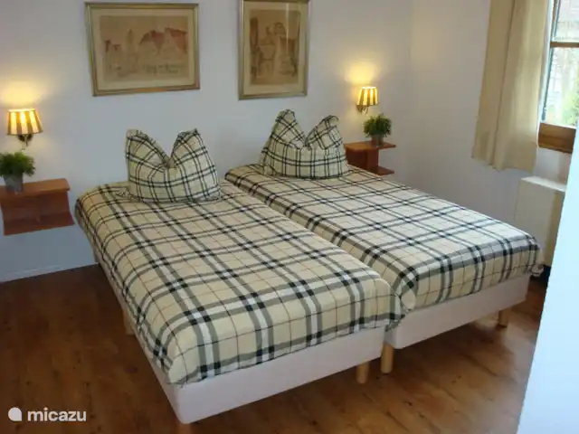 frankenau hasewinkel en Alemania, Sauerland, Frankenau - casa vacacional Dormitorio en la parte trasera de la casa.