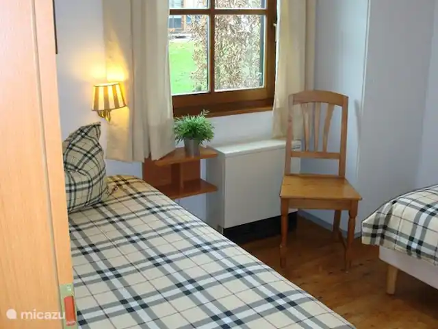 frankenau hasewinkel en Alemania, Sauerland, Frankenau - casa vacacional Dormitorio en la parte trasera con dos camas box spring separadas