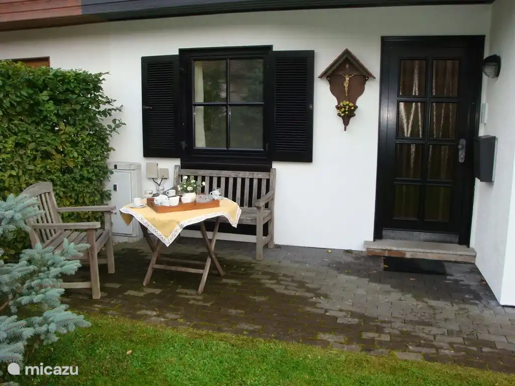 1 van de 3 terrassen.