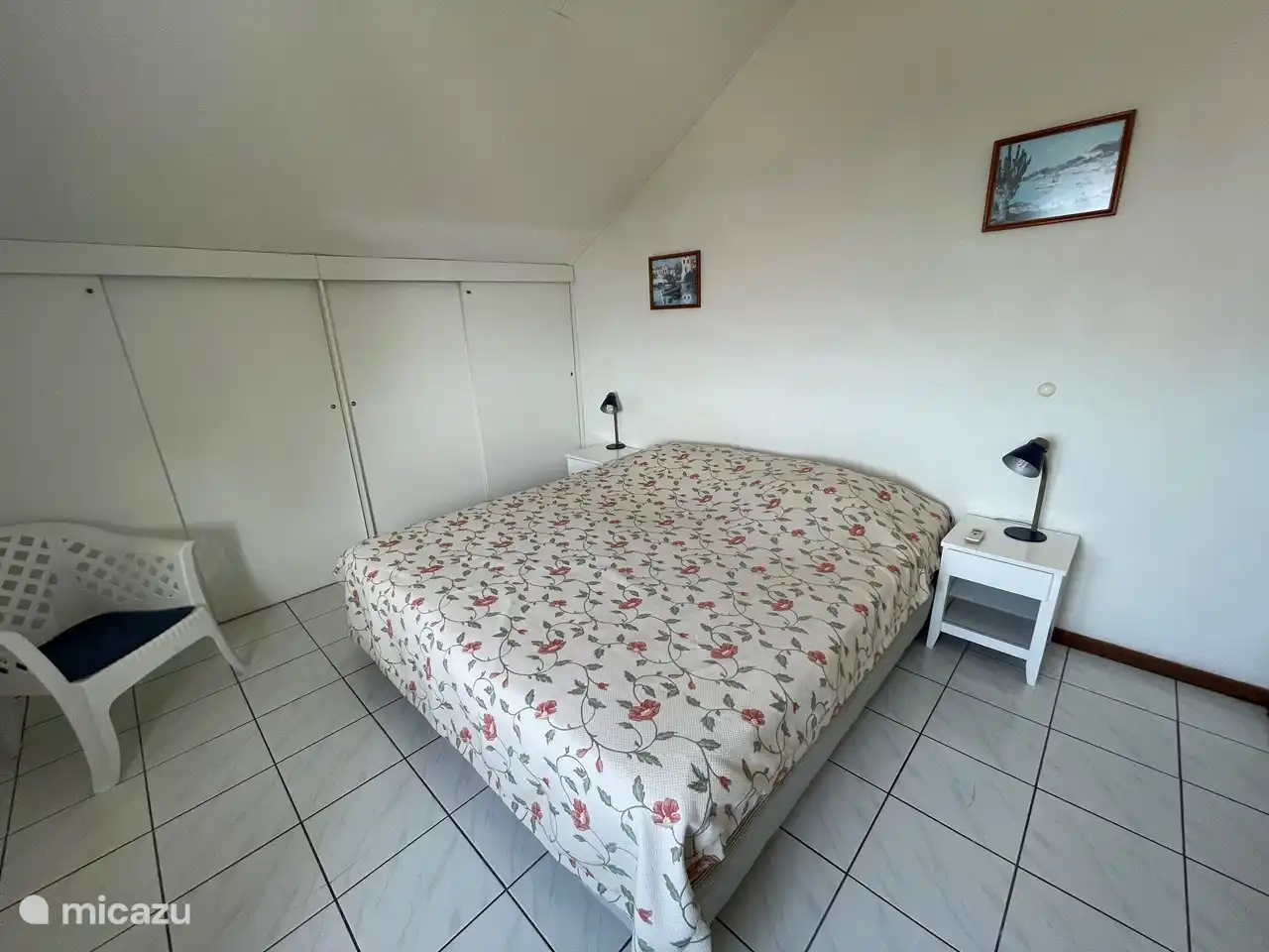 Das zweite Schlafzimmer mit zwei Einzel-Boxspringbetten