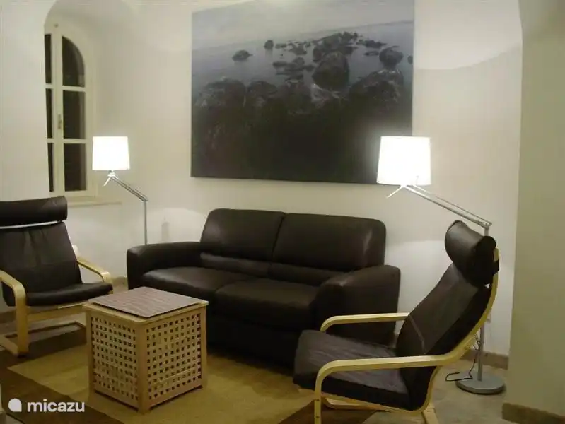 mimosa zitkamer met TV en DVD