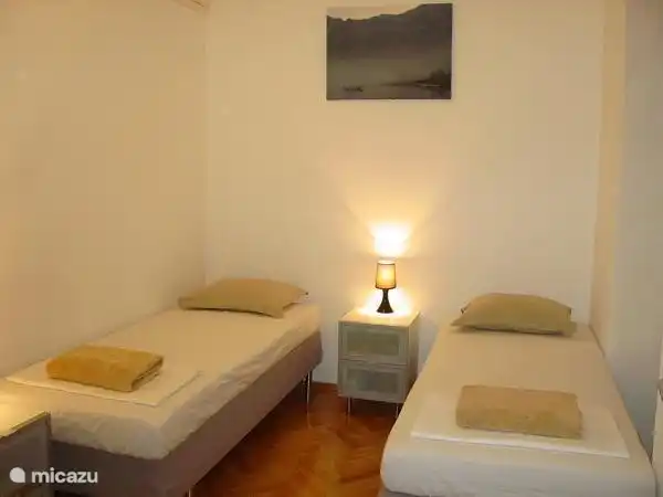 slaapkamer (met badkamer en-suite)