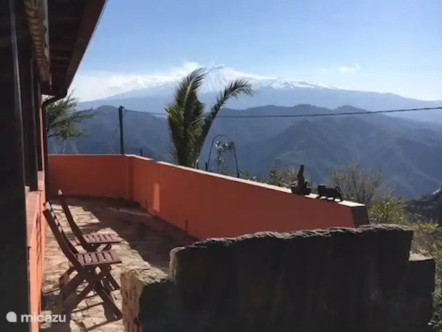 Casa Motta Camastra en Italia, Sicilia, Motta Camastra - casa vacacional terraza al costado de la casa