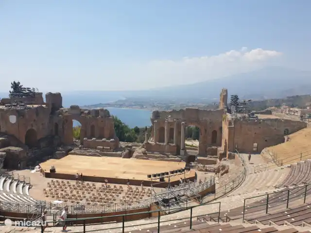 Casa Motta Camastra en Italia, Sicilia, Motta Camastra - casa vacacional Teatro Taormina con vistas a la bahía de Giardini Naxos