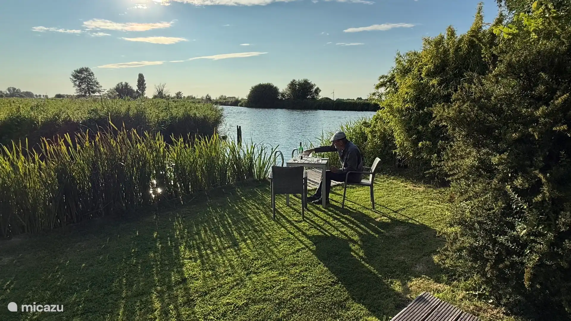 Genieten van de avondzon in je tuin