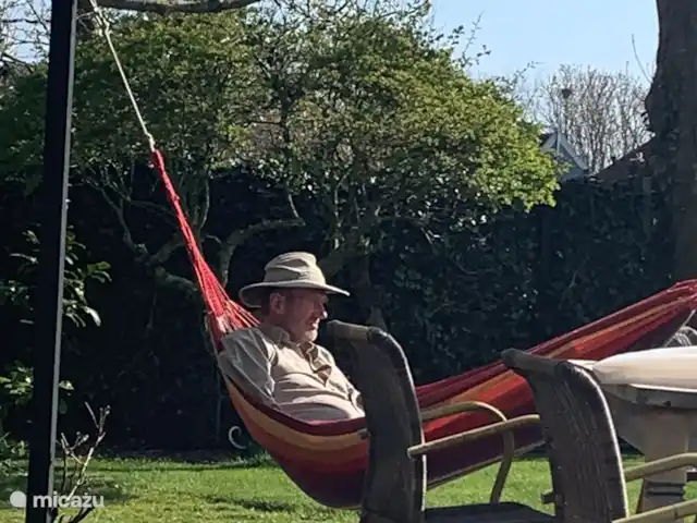 bungalow huren in Nederland, Noord-Holland, Schardam – Koggenbungalow Relaxen in de hangmat